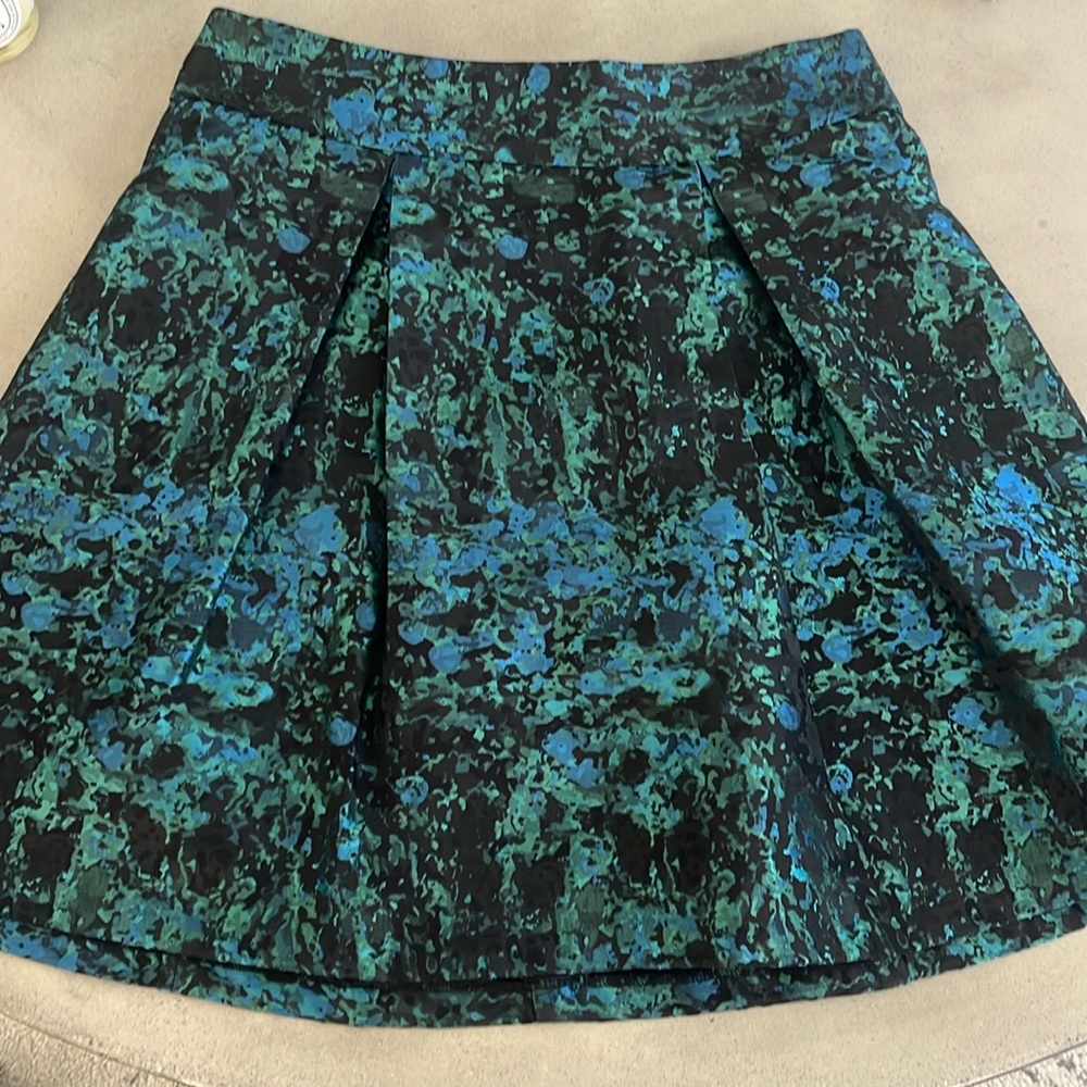 Banana Republic Pleated teal satin skirt size 00 Petite fits like a Size Small